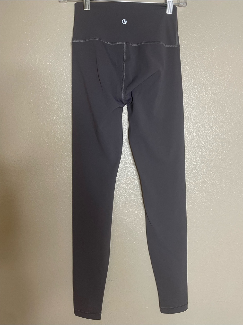 Lululemon Wunder Under High Rise Leggings 28", Size 4- in solid charcoal gray - Picture 4 of 10